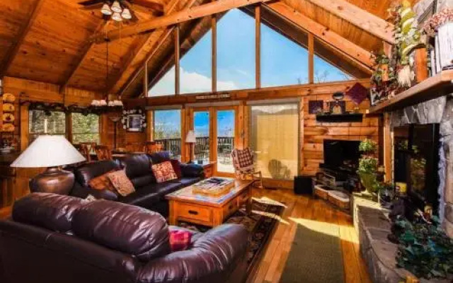 Angels Loft - 2 Br home by RedAwning