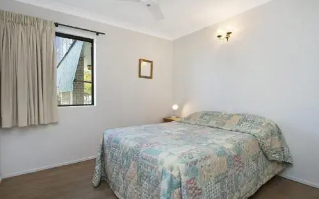 Waterfront First Floor Unit -chnook Apartments South Esp, Bongaree