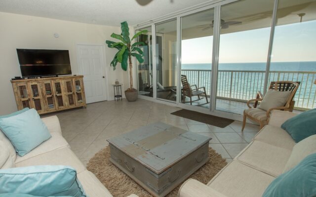 Oceania 705 3 Bedroom Condo by RedAwning