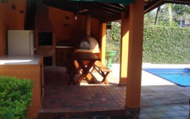 FANTÁSTICA CASA COM ÁREA DE PISCINA até 10 PESSOAS em MARESIAS SÃO SEBASTIÃO