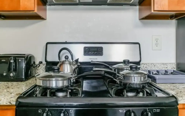 Classic 3br/1ba in Little Italy