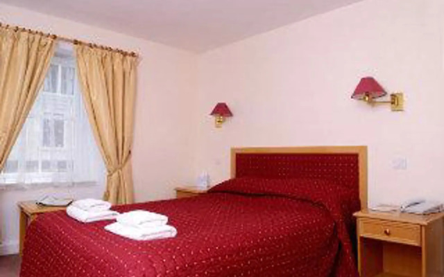 Douglas Arms Hotel