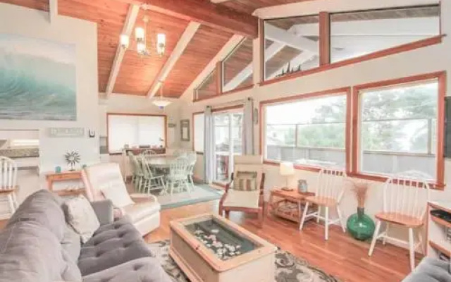 Captains Quarters - 3 Br home by RedAwning