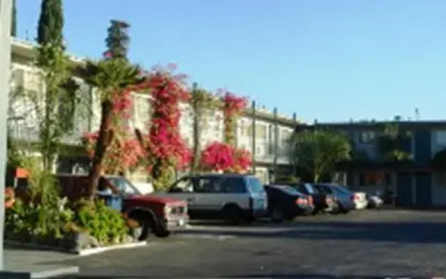 Antioch Executive Inn