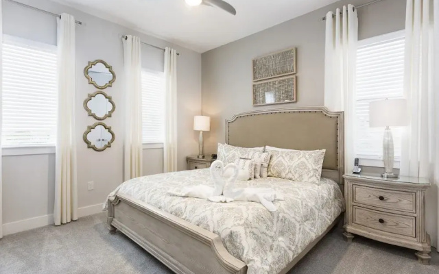 Villa Contempo at Liberty Bluff 5 Br home by RedAwning