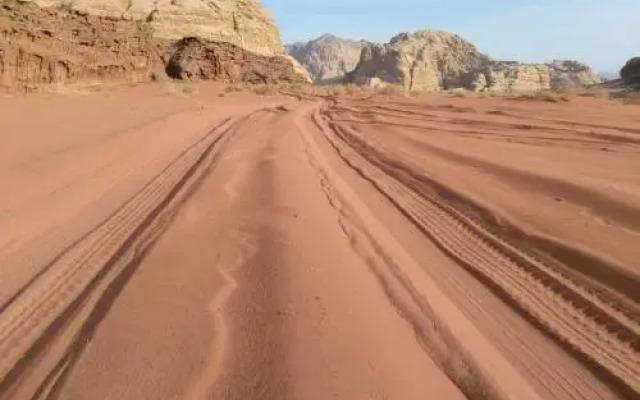 Wadi Rum Cave Camp