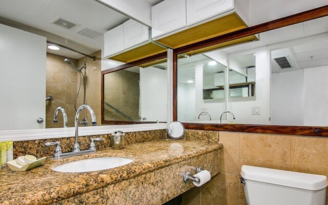 Palms Waikiki 320 Studio Apts