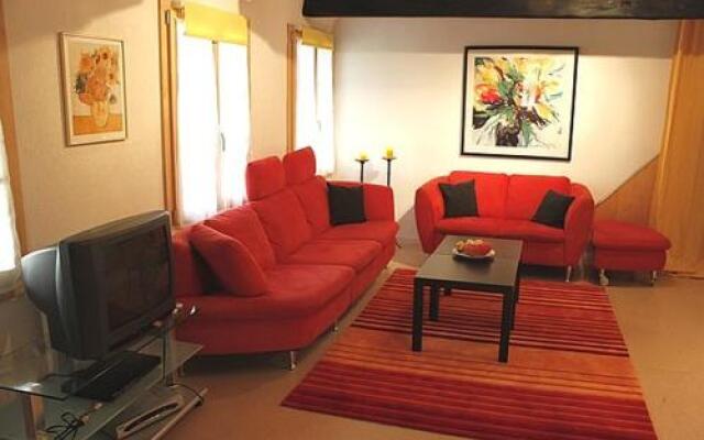 Hadassa Apartments Saba / Jona