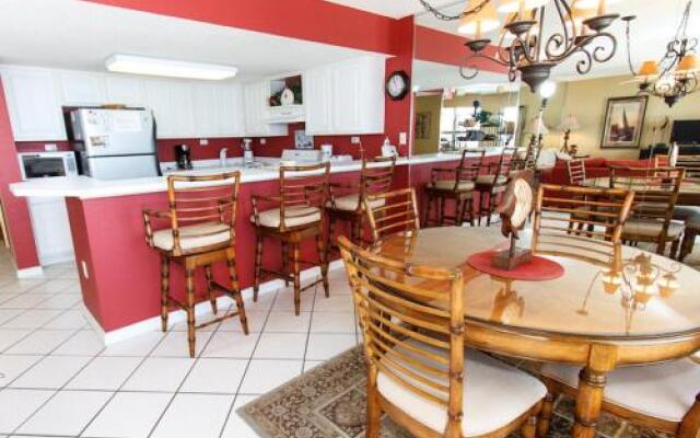 Islander 7008 by RedAwning