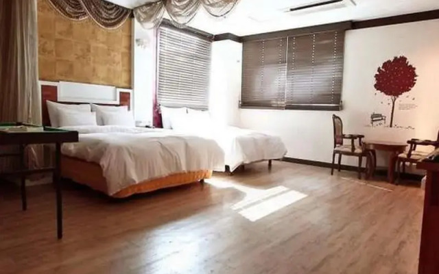 Hotel Bobos Yeongtong