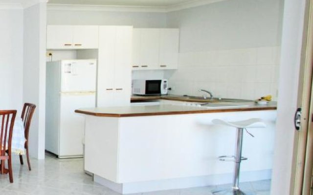 Spacious unit with views of Pumicestone - Wattle Ave, Bongaree