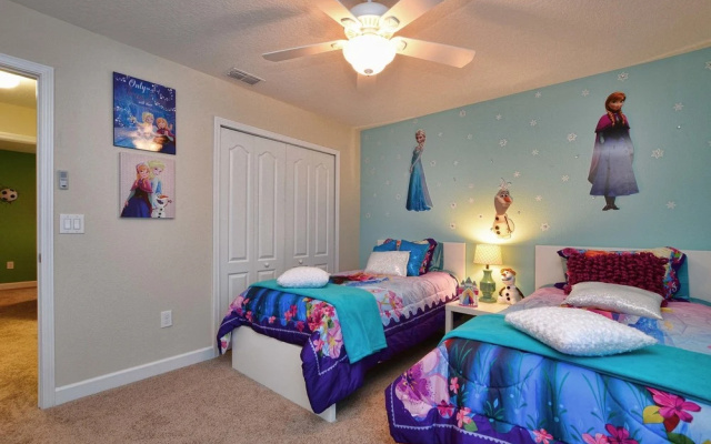 Paradise Palms 8810
