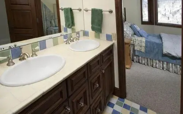 Lions Ridge Loop Home 1773