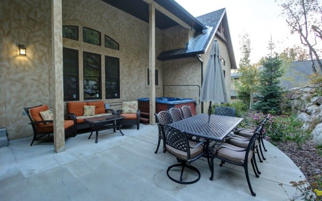 Boulder Ridge Home