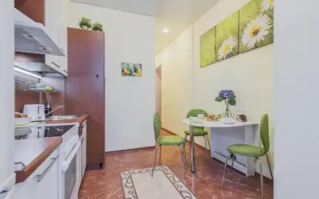 GMApartments in Stalin's Skyscrapper