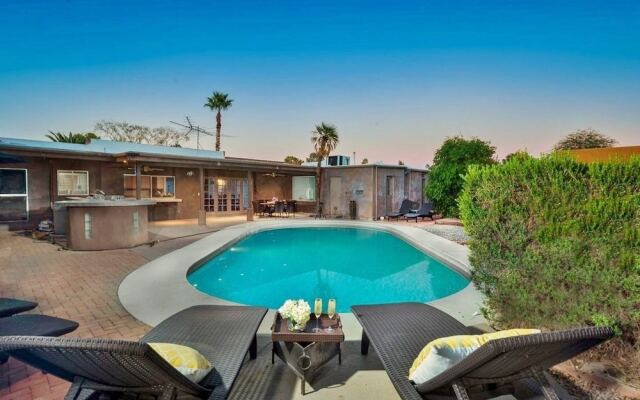 Delcoa Retreat 6br Scottsdale Pool House