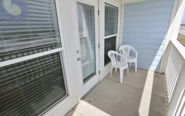 Seascape 2212 2 Bedroom Condo by RedAwning