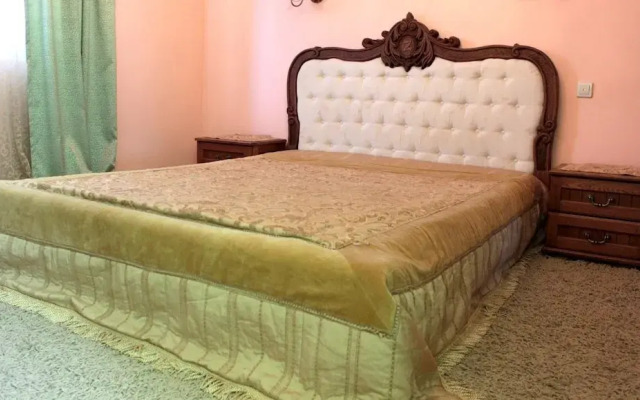 Elling on Prosvescheniya St. 122-1