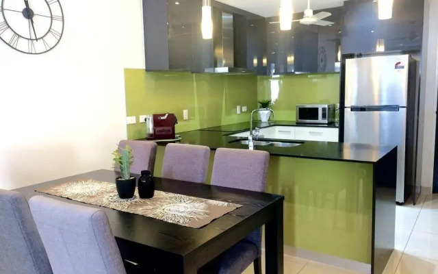 Darwin City Chic Apartment at the KUBE