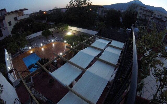 Terrazza sul Vesuvio con piscina