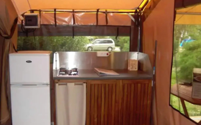 Aloe Camping La Buissière Tentes Lodges