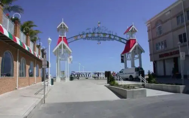 Sea Sands 104
