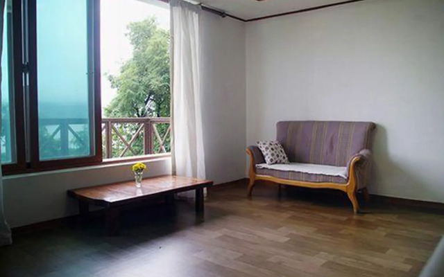 Ganghwa Sun House Pension
