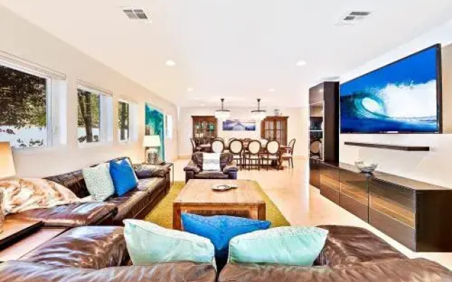 Relaxing 6BR La Jolla Retreat