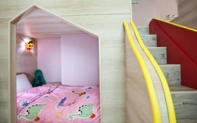 Wind Natural Parent-child Inn