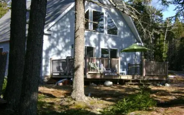 Oceanfront Hancock Cottage