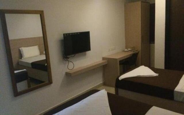 Hotel Sri Aditya Inn
