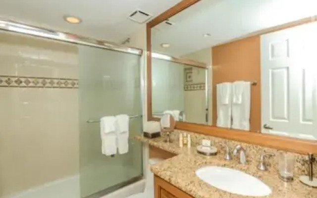 Deluxe Condo with Spectacular Views of the Gulf and Bay; Walk to the beach by RedAwning