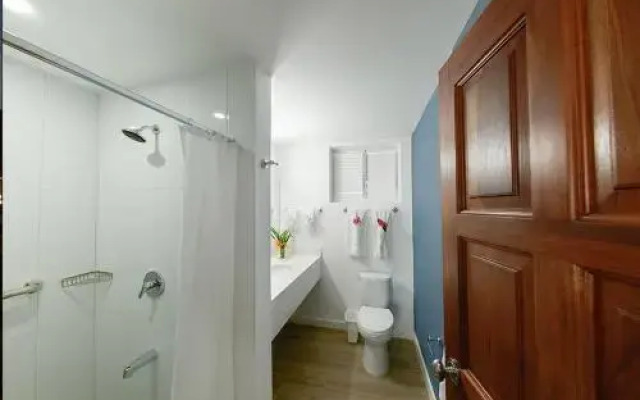 Coral Cay Villas
