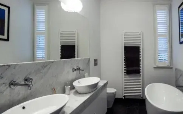 Dacha on Daylesford Lake