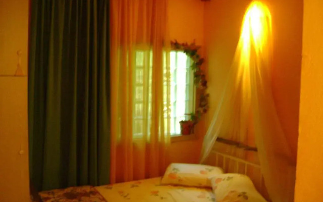 Byronas Apartments