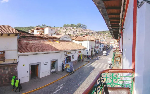 Peruvian Hostal Plaza de Armas