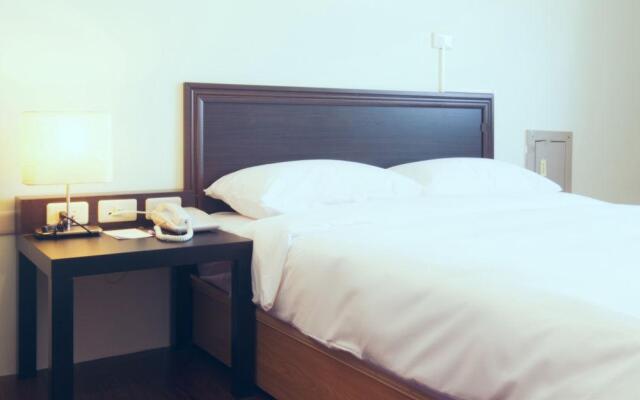 Chi Chi Hotel