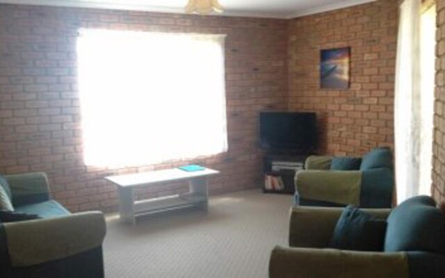 Fronds Holiday Apartments