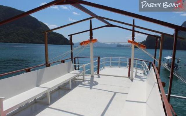 El Nido Party Boat Overnight Expeditions