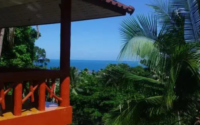 Le Balcon, Haad Yao.