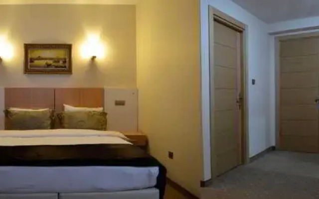 Life Port Hotel ****