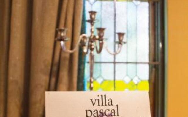 Villa Pascal Guest House & Theatre