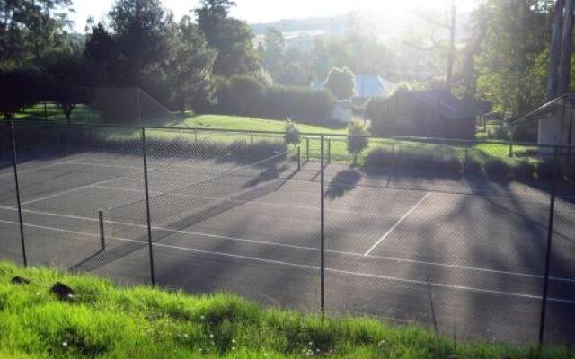 Cranford Country Lodge