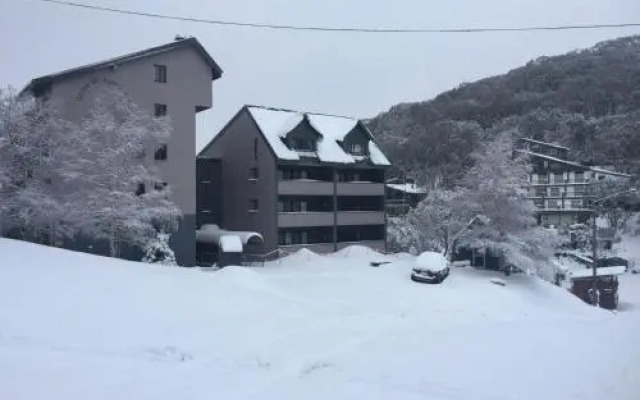 Snow Ski Apartments 26