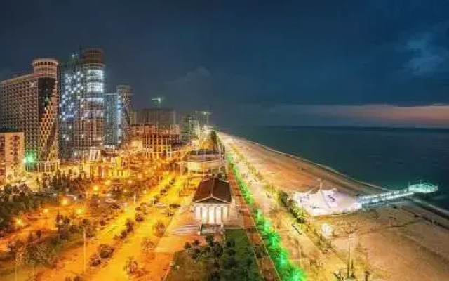 Batumi Center 3 Rooms City Side