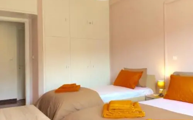 Athens Acropolis Spacious Apartment