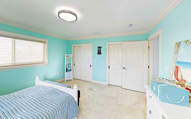 Canal-Side Getaway - 3 Br Home