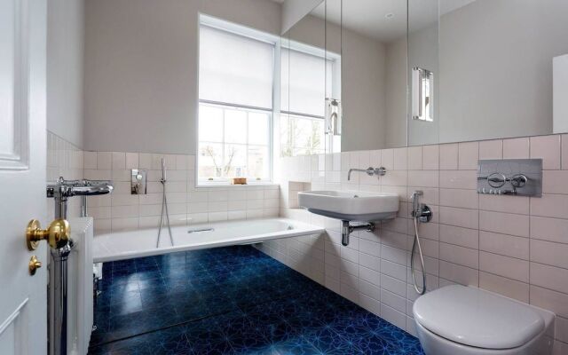 Bright Rochester Palace Gem - AYG