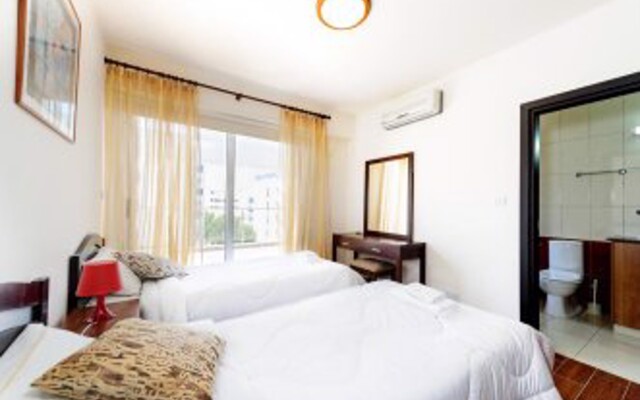 Mike & Lenos Tsoukkas Seaview Apartments