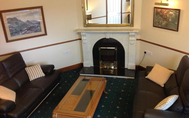 Killarney House
